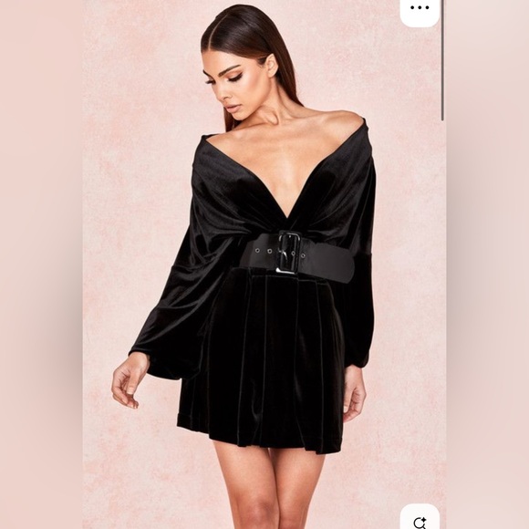 HOUSE OF CB AMBER
Black Velvet Off Shoulder Dress - Picture 4 of 17